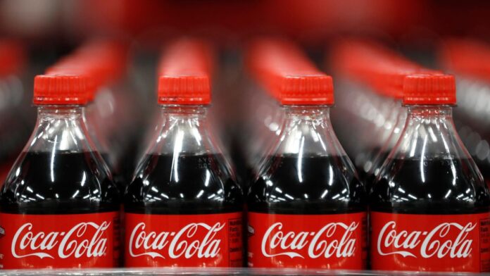 Coca-Cola se confruntă cu probleme legate de eticheta personalizată
