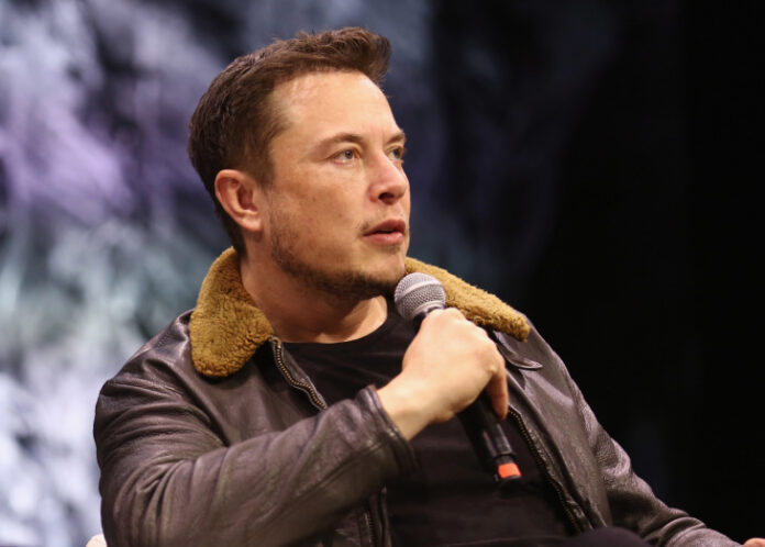 După mașini electrice și nave spațiale, Elon Musk își îndreaptă atenția spre găzduirea de televiziuni live
