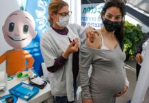 CDC - Persoanele însărcinate ar trebui să se vaccineze cât mai curând posibil